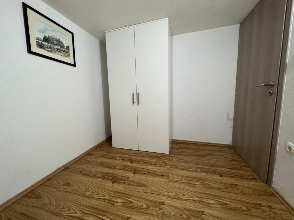 Apartment Katalin Kornić Exteriör bild