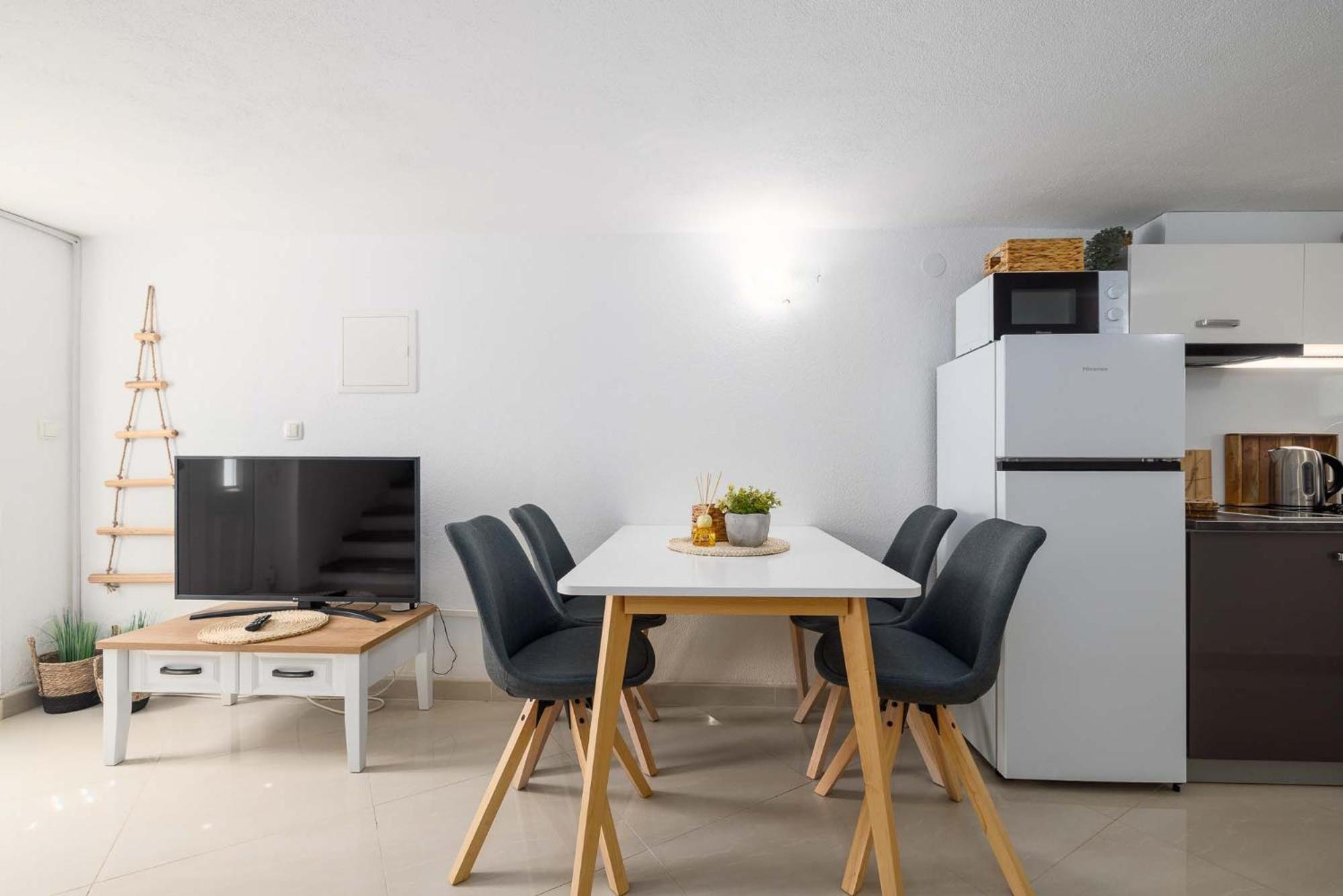Apartment Katalin Kornić Exteriör bild